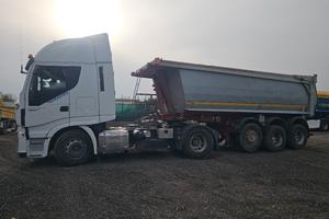 semirimorchio ribaltabile da roccia e iveco 480