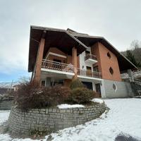 BIFAMILIARE A TRAVES