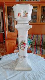 colonna con vaso, capitello. 