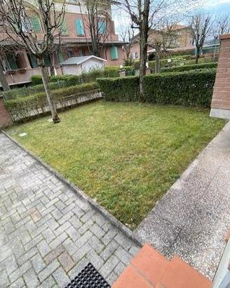 Villa a schiera centrale abbinata