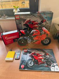 Lego 42107 + kit luci Briksmax