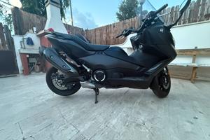 T MAX 560 anno 2024