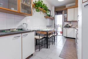 2 LOCALI PANORAMICO CON DOPPI BALCONI