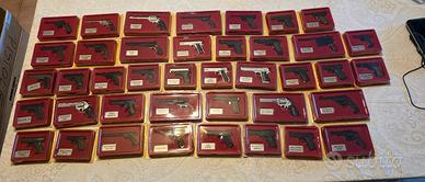 Lotto miniature storiche in metallo da collezione