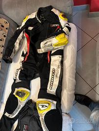 tuta+casco+stivali+sottotuta ragazzi 7/10 anni