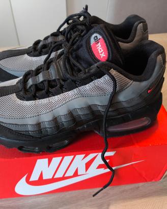 NIKE AIR MAX 95 NR. 38,5
