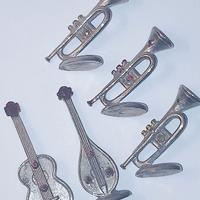5 soprammobili strumenti musicali in metallo
