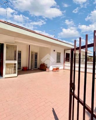 VILLA A SCHIERA A VALENTANO