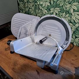 Affettatrice usata, come nuova, made in Italy.