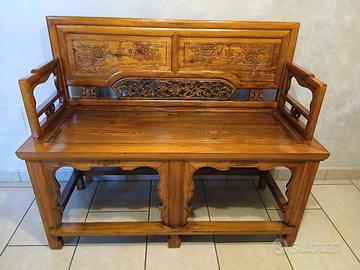 Panca tavolino e ceramiche cinesi