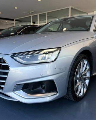 AUDI A4 Avant 40 TDI 190CV*R19*FARI MATRIX*CAMER