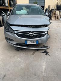 Ricambi Opel Astra sw 1.6 2018