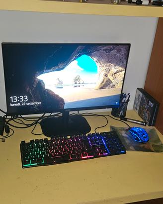 computer fisso + monitor + tastiera e mouse