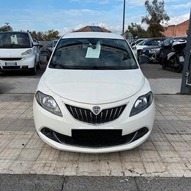 Lancia Ypsilon 1.0 FireFly 5 porte S&S Hybrid Albe
