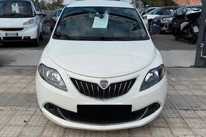 Lancia Ypsilon 1.0 FireFly 5 porte S&S Hybrid Albe