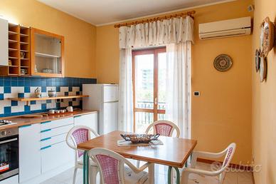 Mobili per arredamento completo