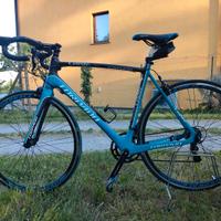 Bici da corsa in carbonio Torpado Celeste 