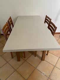 Tavolo allungabile con  10 sedie