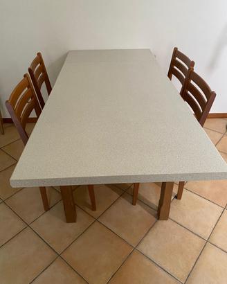 Tavolo allungabile con  10 sedie