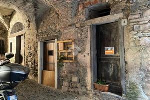 4 LOCALI A PIGNA