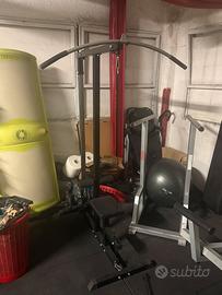 Lat machine e pulley
