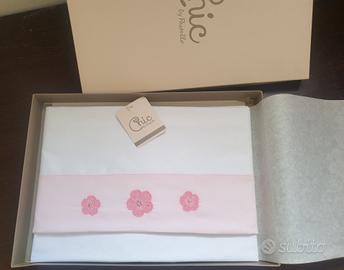 Completo lenzuolino ricamato 