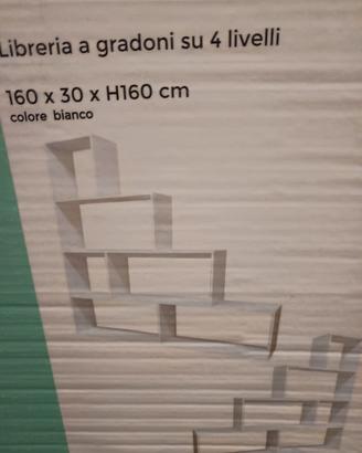 Mobile scaffale a gradini