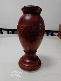  Vaso decorativo in legno intagliato a mano 