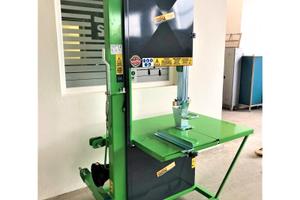 Sega a nastro per legna da ardere Saetta 700