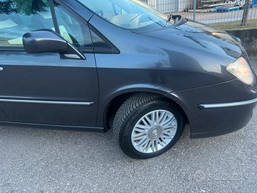 Lancia Phedra 2.2 170cv