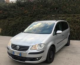 VOLKSWAGEN Touran - 2007