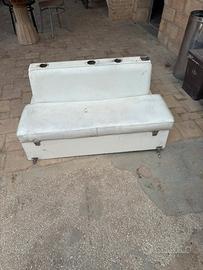 Seduta barca o gommone