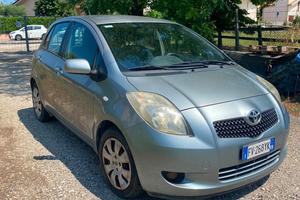 Toyota Yaris 1.3 5 porte AUTOMATICA