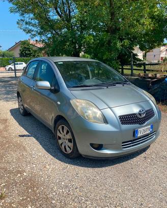 Toyota Yaris 1.3 5 porte AUTOMATICA