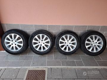 4 Gomme invernali 185/65 R15 con cerchi MOMO