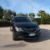 Lancia Ypsilon Ibrida