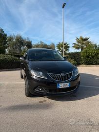 Lancia Ypsilon Ibrida