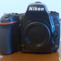 NIKON D750