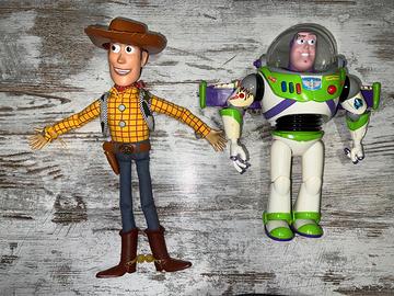 Woody e Buzz Lightyear ( Toy Story) 