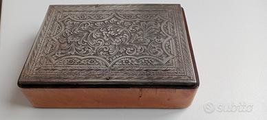 Scatola portaoggetti decor. floreale