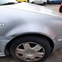 VOLKSWAGEN BORA 2004 - PARAFANGO DESTRO