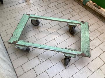 Carrello in metallo
