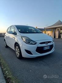 Hyundai ix20 con  120.000 km anno 2011