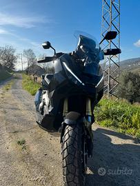 Xadv 750