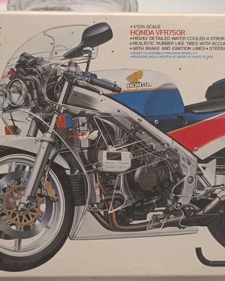 Kit montaggio Tamiya, Honda VFR75OR RC30