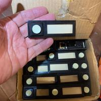 Pulsanti con targhetta per citofono Vimar