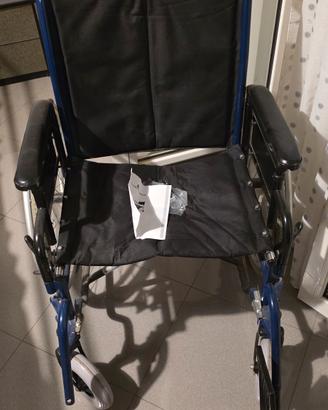 Carrozzina per disabili pieghevole