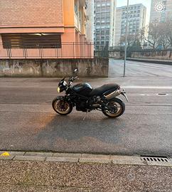 Triumph speed triple 675