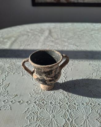 Cratere miniaturistico a vernice nera, IV-III a.C.