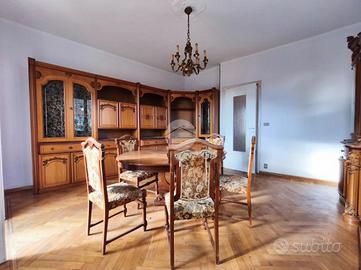 3 LOCALI A LANZO TORINESE